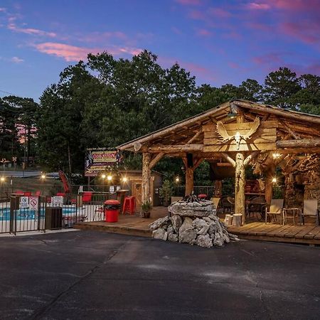 Stonegate Lodge King Bed Wifi 50 In Roku Tv Salt Water Pool Room # 101 Eureka Springs Εξωτερικό φωτογραφία