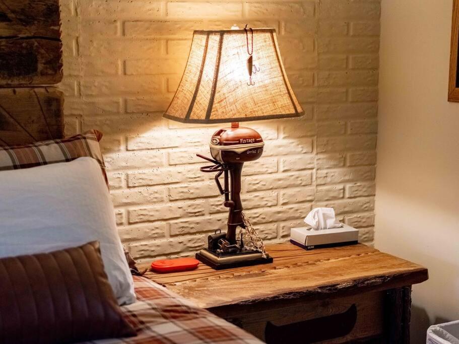 Stonegate Lodge King Bed Wifi 50 In Roku Tv Salt Water Pool Room # 101 Eureka Springs Εξωτερικό φωτογραφία