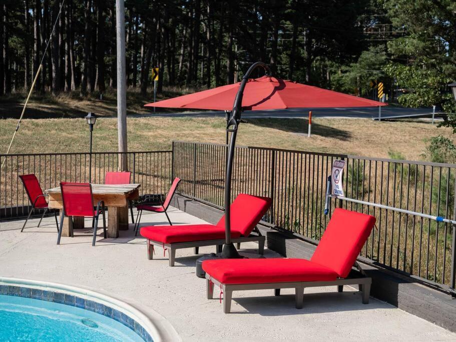 Stonegate Lodge King Bed Wifi 50 In Roku Tv Salt Water Pool Room # 101 Eureka Springs Εξωτερικό φωτογραφία